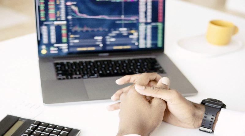 How to Make Smart Investment Decisions Under Pressure Establishing a Solid Financial Foundation
